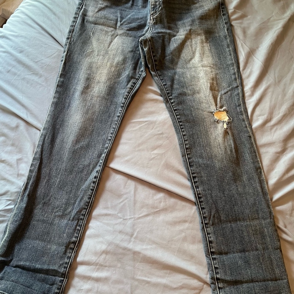 Kut from the Kloth Gray Boyfriend Jeans with Distressed Details